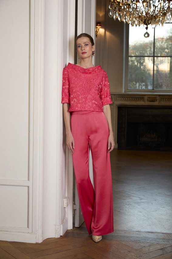 Robe de suite rouge corail avec pantalon long