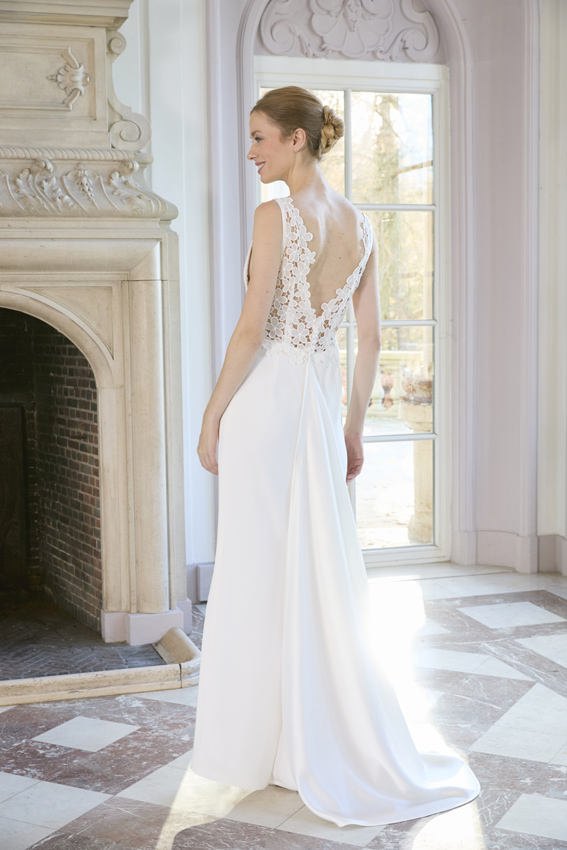 Robe de mariée sur mesure avec dos ouvert en dentelle